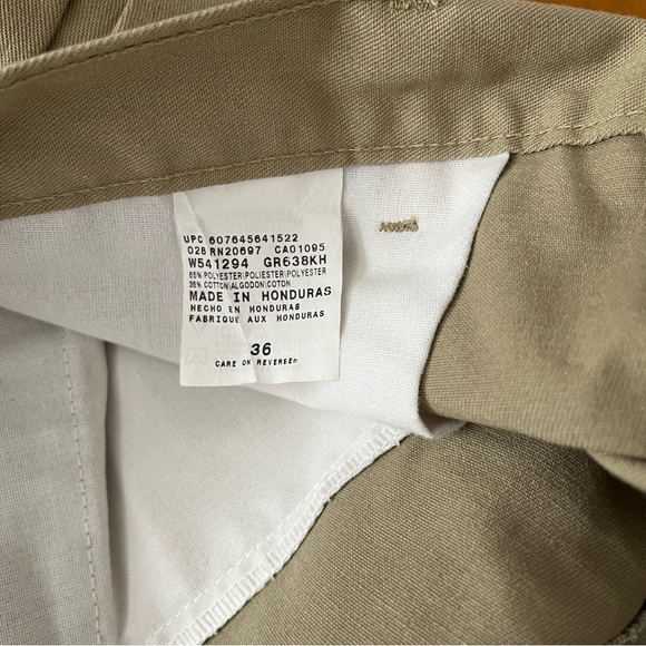 DICKIES Flat Front Men’s Khaki Bermuda Twill Work Shorts size 36 Length 14.5” - Picture 4 of 8